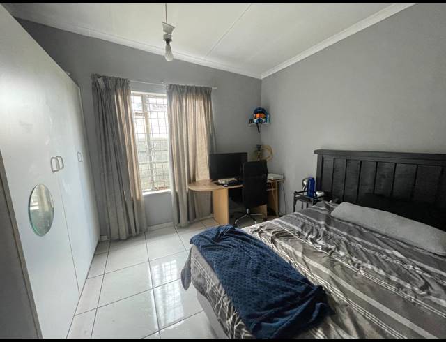 3 BEDROOM HOUSE FOR SALE IN FLORENTIA